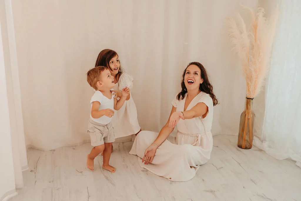 Esti mit ihren Kindern